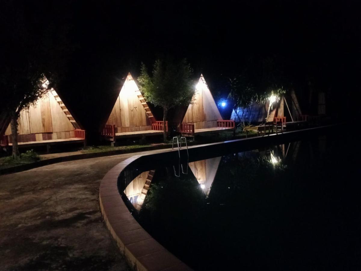 Nongkhiaw Campingsite Swimming Pool Hotel Ban Phathok Eksteriør billede
